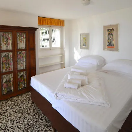 Sleeps 10 With Wifi * Montinelle