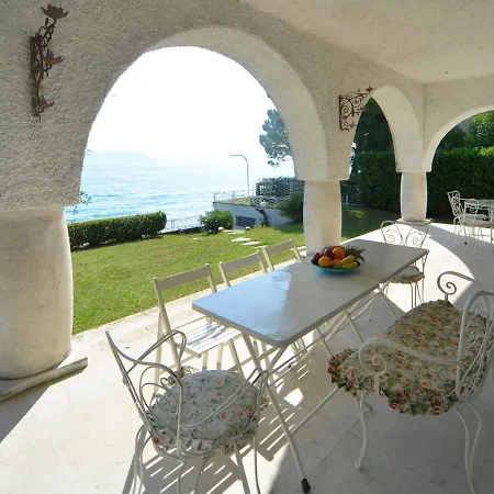 Sleeps 10 With Wifi Vila